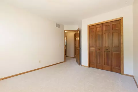 6010 Mckinley Pl, Shorewood, MN 55331 photo 32