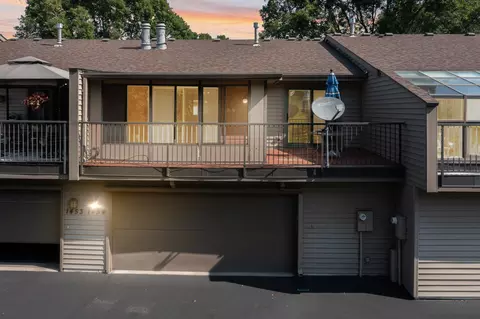 1454 Arden View Dr, Arden Hills, MN 55112