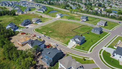 6943 Lakewood Ct NE, Albertville, MN 55301
