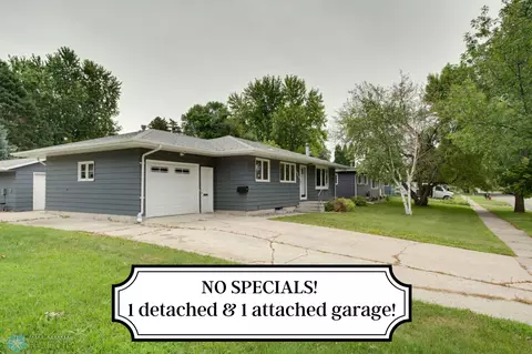 2214 11th St S, Fargo, ND 58103