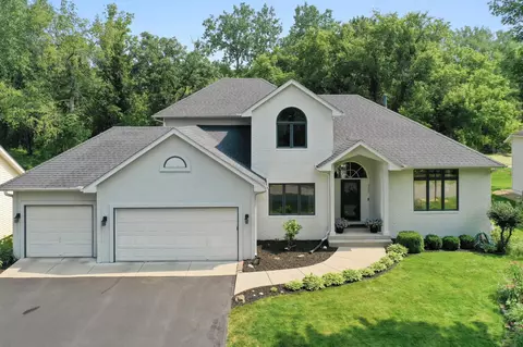 3672 Robin Ln, Eagan, MN 55122