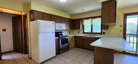421 2nd St E, Wanamingo, MN 55983 photo 5