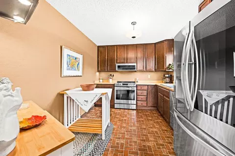 202 E 7th St #B, Duluth, MN 55805 photo 11