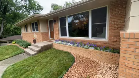 2300 Oakwood Dr, Burnsville, MN 55306