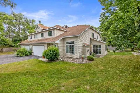 7909 Timber Lake Dr, Eden Prairie, MN 55347