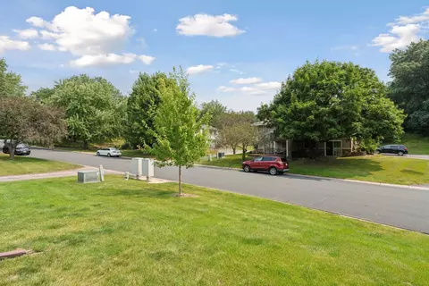 1709 Hickory Hill Dr, Eagan, MN 55122 photo 38