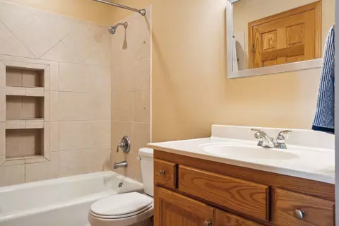 1709 Hickory Hill Dr, Eagan, MN 55122 photo 24