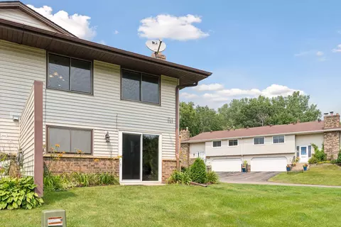 1709 Hickory Hill Dr, Eagan, MN 55122 photo 36