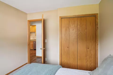 1709 Hickory Hill Dr, Eagan, MN 55122 photo 20
