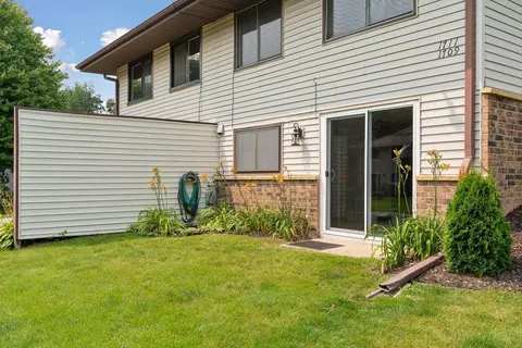 1709 Hickory Hill Dr, Eagan, MN 55122 photo 37