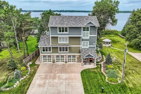 2335 S Lake George Dr NW, Oak Grove, MN 55011