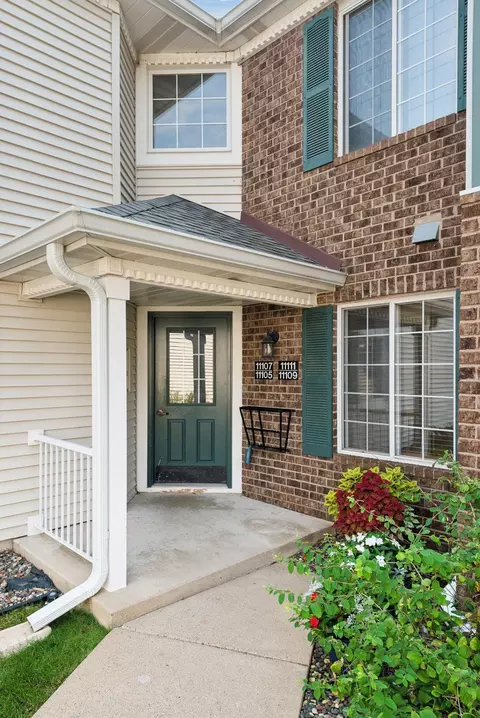 11109 Oregon Cir, Bloomington, MN 55438