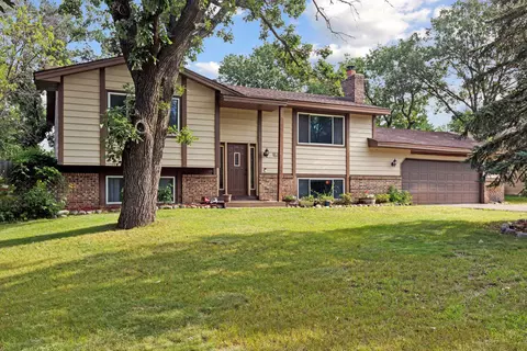 153 Egret Blvd NW, Coon Rapids, MN 55448