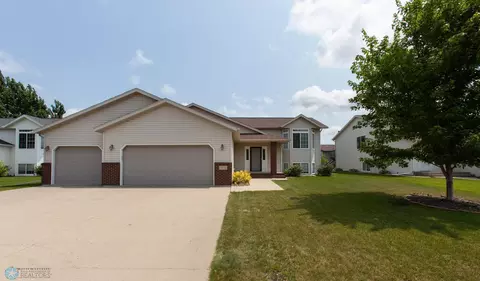 3576 Polk St S, Fargo, ND 58104