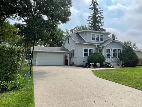 1114 1st St SW, Wadena, MN 56482