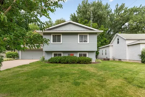 802 4th St SW, Waseca, MN 56093