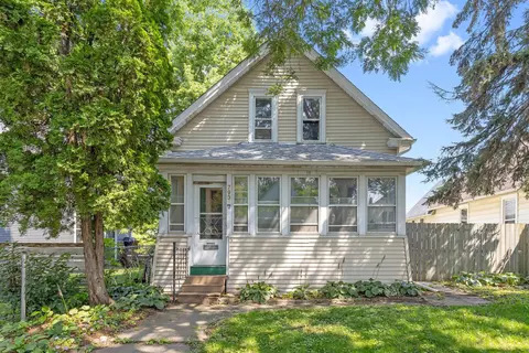 793 Juno Ave, Saint Paul, MN 55102
