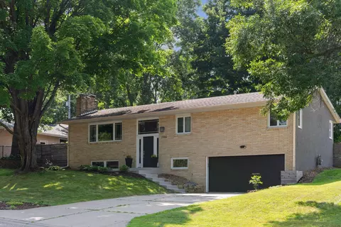 240 15th Ave NW, New Brighton, MN 55112