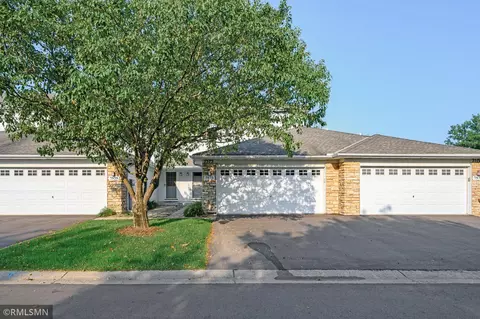 7573 5th St N, Oakdale, MN 55128