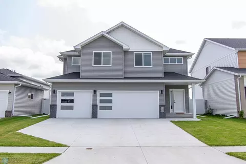 5525 11th St W, West Fargo, ND 58078