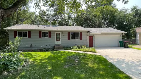 114 Balboul Cir, Monticello, MN 55362