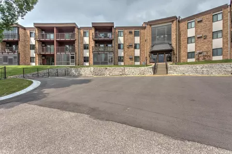2690 Oxford St N #234, Roseville, MN 55113