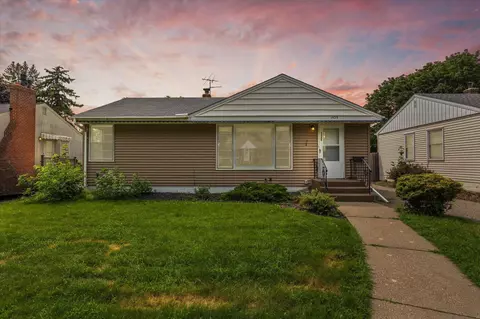 1459 Schletti St, Saint Paul, MN 55117