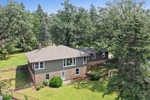 1365 Deerwood Dr, Eagan, MN 55123