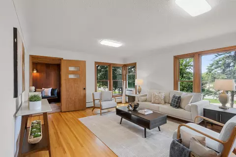 1365 Deerwood Dr, Eagan, MN 55123 photo 3