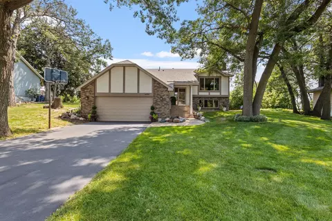 14426 Holiday Ct, Apple Valley, MN 55124
