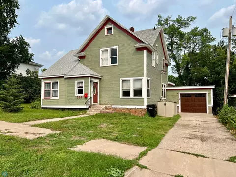 336 4th Ave NW, Valley City, ND 58072