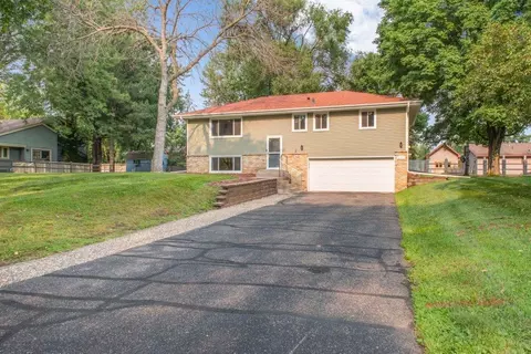 11381 Eidelweiss St NW, Coon Rapids, MN 55433