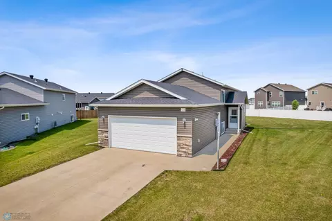 2406 6th Ct W, West Fargo, ND 58078