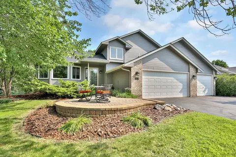 1010 Bluff Pass N, Chaska, MN 55318