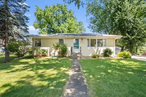 1466 16th St NW, New Brighton, MN 55112