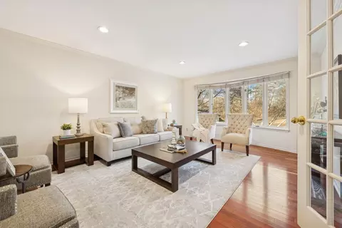 5713 Parkwood Ln, Edina, MN 55436