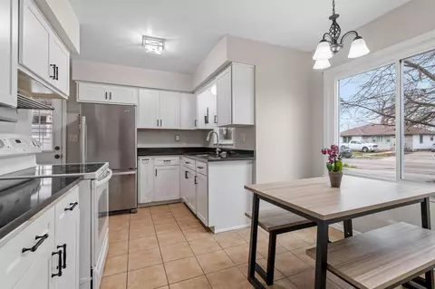 305 Butler Ave E, West Saint Paul, MN 55118