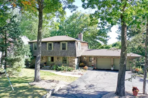1071 9th St SE, Forest Lake, MN 55025
