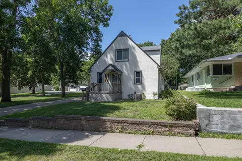 4039 Xenia Ave N, Robbinsdale, MN 55422