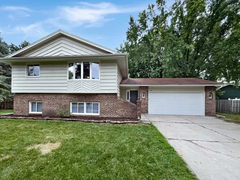 1016 80th Ct N, Minneapolis, MN 55444