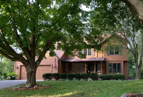 8180 Hidden Ct, Chanhassen, MN 55317