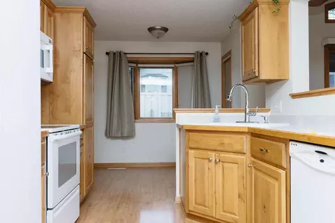 657 Sandy Ct, Wanamingo, MN 55983 photo 8