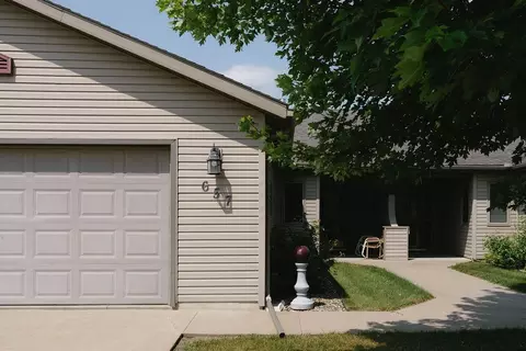 657 Sandy Ct, Wanamingo, MN 55983 photo 2