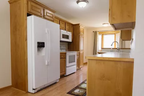 657 Sandy Ct, Wanamingo, MN 55983 photo 5