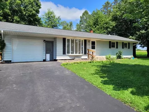504 W Crosstown Rd, Ellsworth, WI 54011