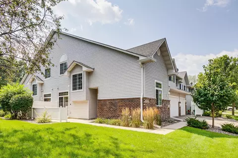 2650 Mallard Dr, Woodbury, MN 55125