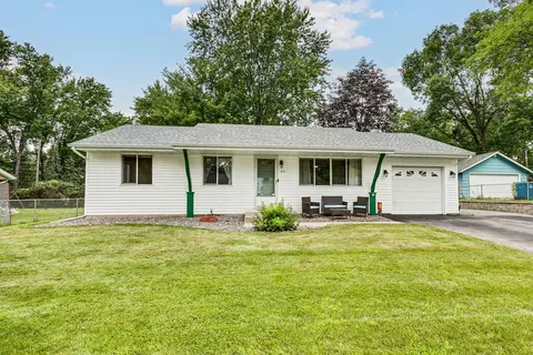 231 Moonlite Dr, Circle Pines, MN 55014