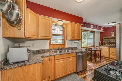 231 Moonlite Dr, Circle Pines, MN 55014 photo 2