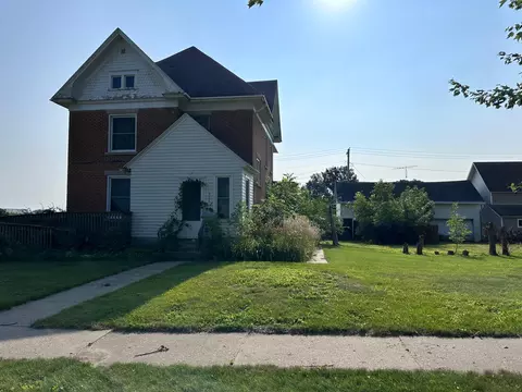326 N Main St, Mabel, MN 55954