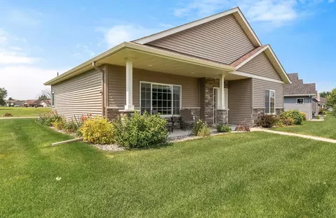 1729 Knottingham Dr, Sartell, MN 56377